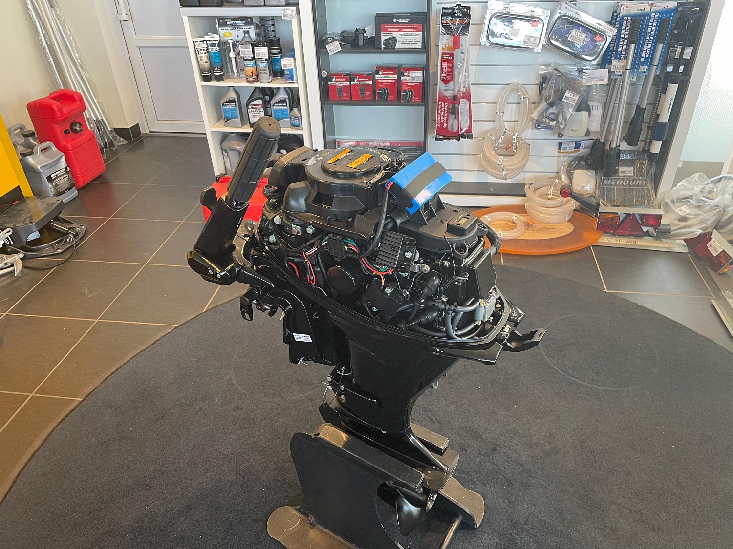 НОВИНКА! Четырехтактный лодочный мотор RRF9.9HES-IB PRO 362 сс!
