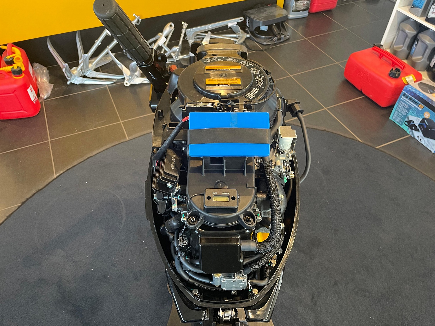 НОВИНКА! Четырехтактный лодочный мотор RRF9.9HES-IB PRO 362 сс!